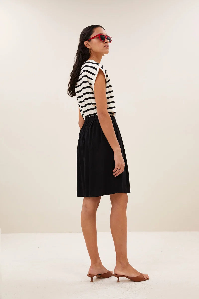 Tobi Stripe Logo Top