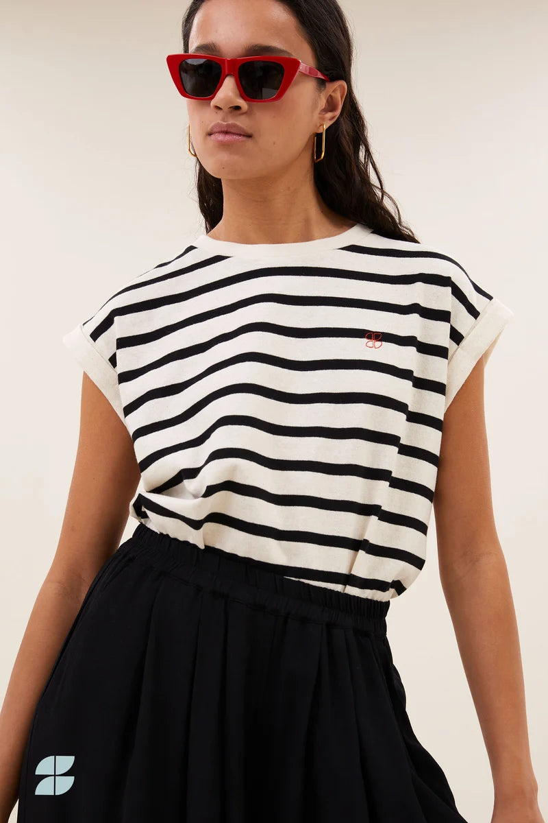 Tobi Stripe Logo Top