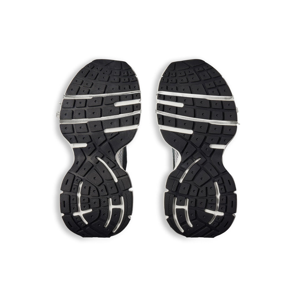 3xl Gradient Sneaker