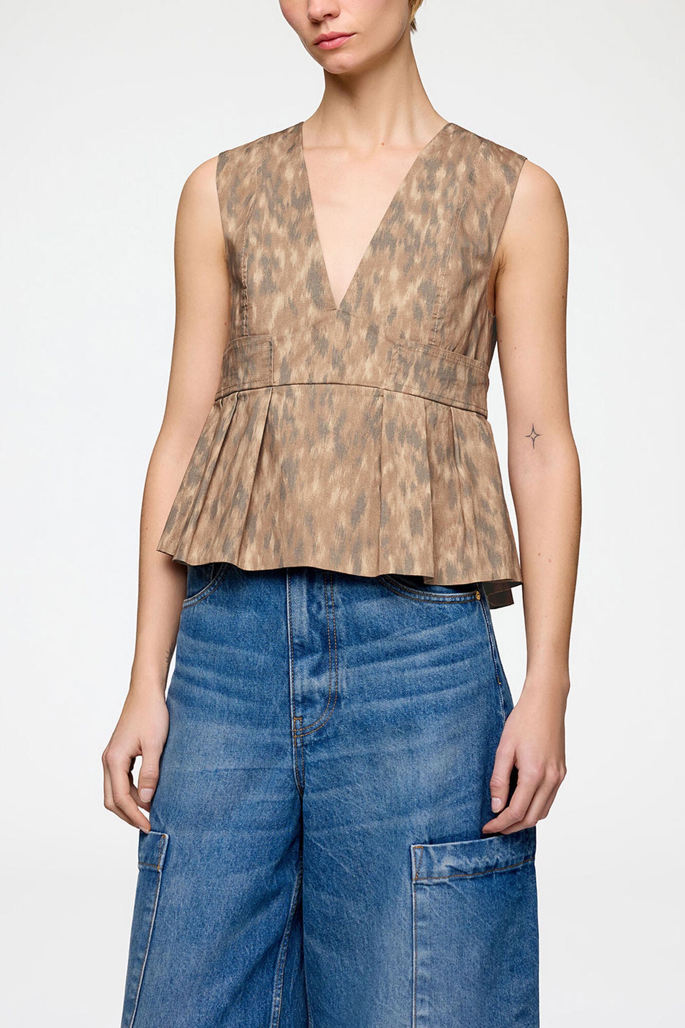 Printed Stretch Cotton V-neck Pocket Blouse