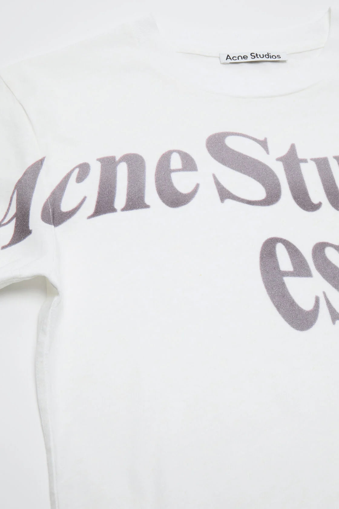 Fitted Graphic T-Shirt