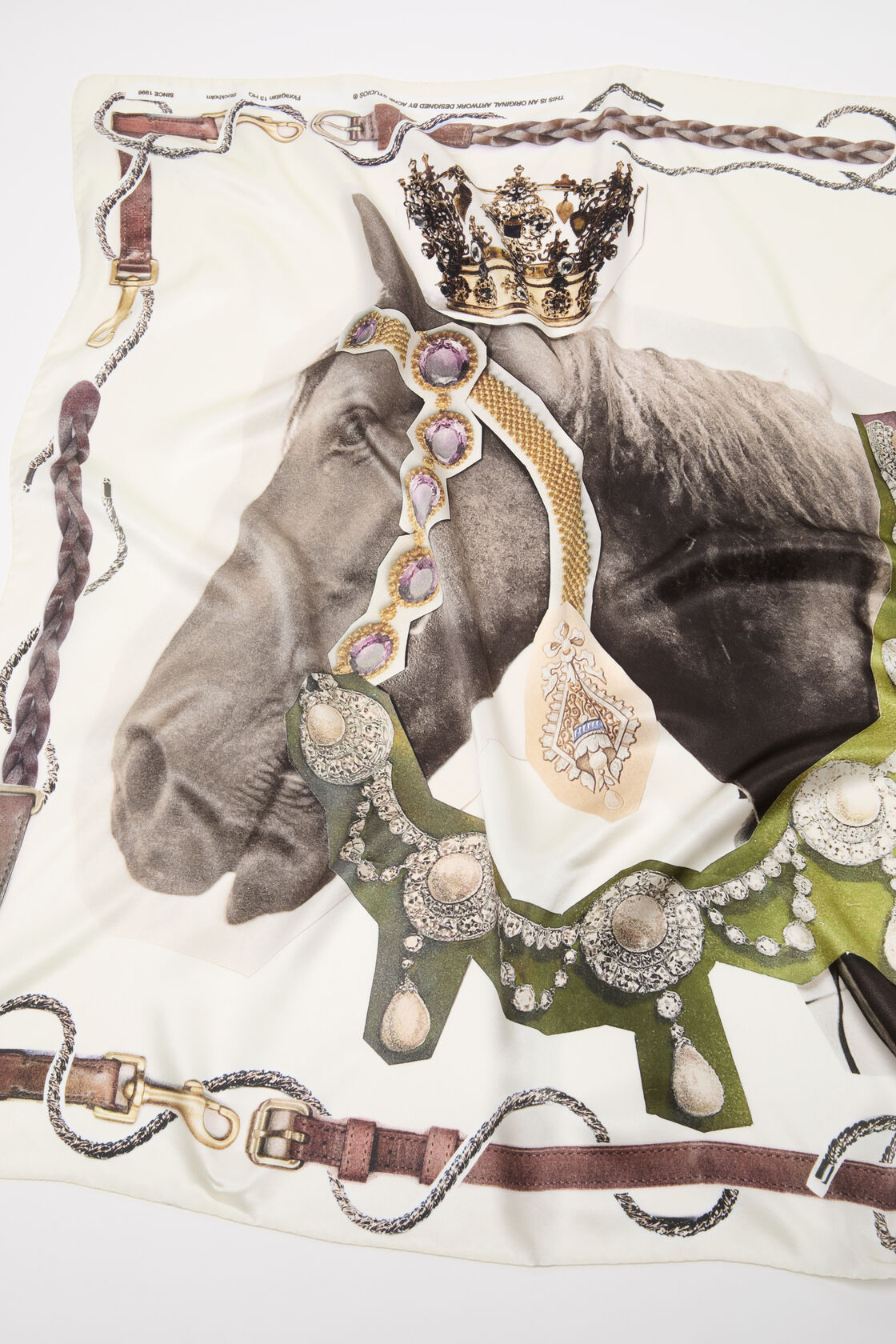 Volta Horse & Belt (Brown/white)