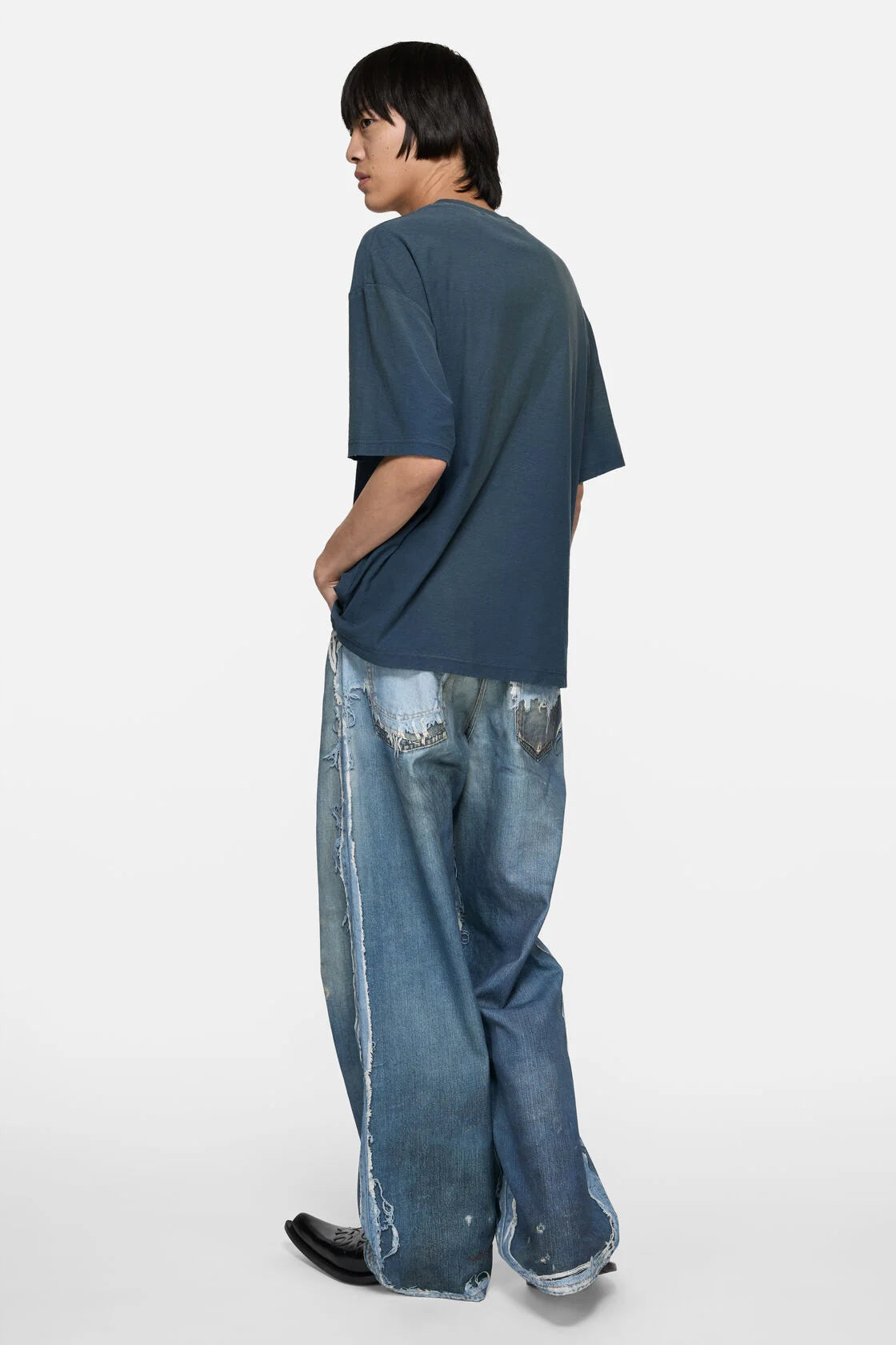 Logo T-Shirt - Relaxed Fit