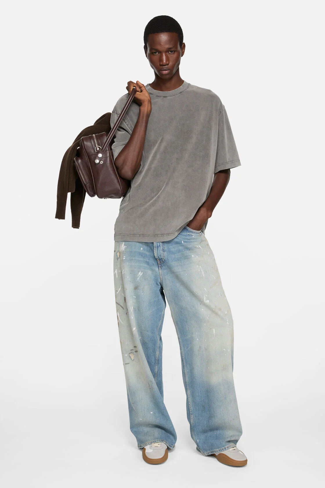 Logo T-Shirt - Relaxed Fit