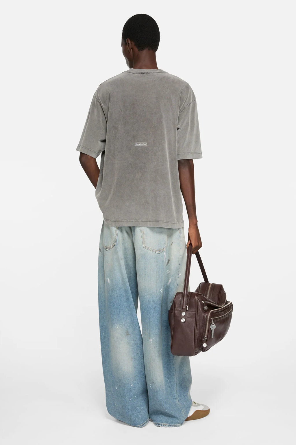 Logo T-Shirt - Relaxed Fit
