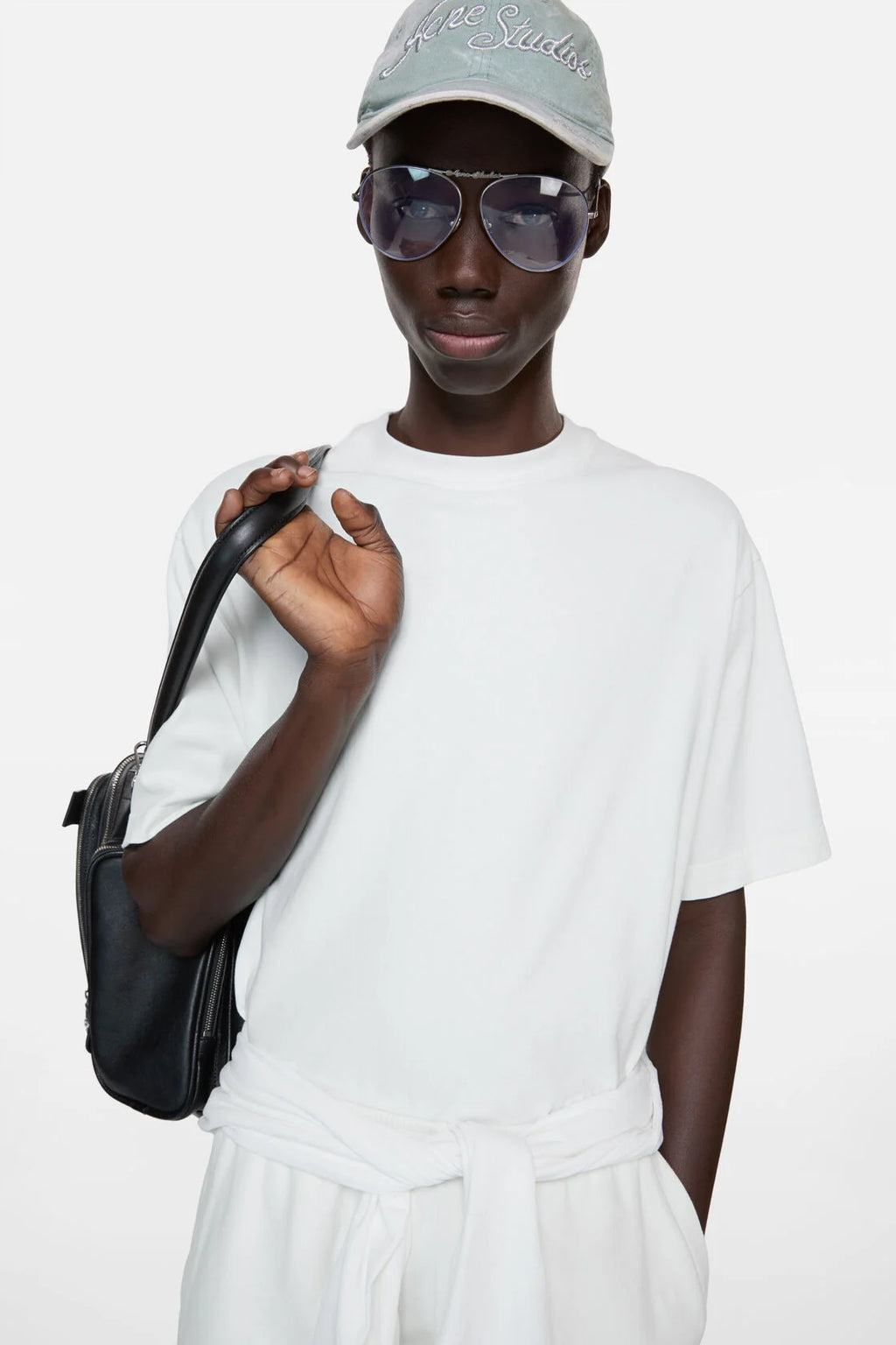 Logo T-Shirt - Relaxed Fit