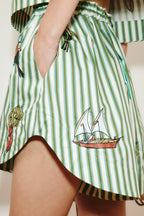 Bisou Embroidered Short